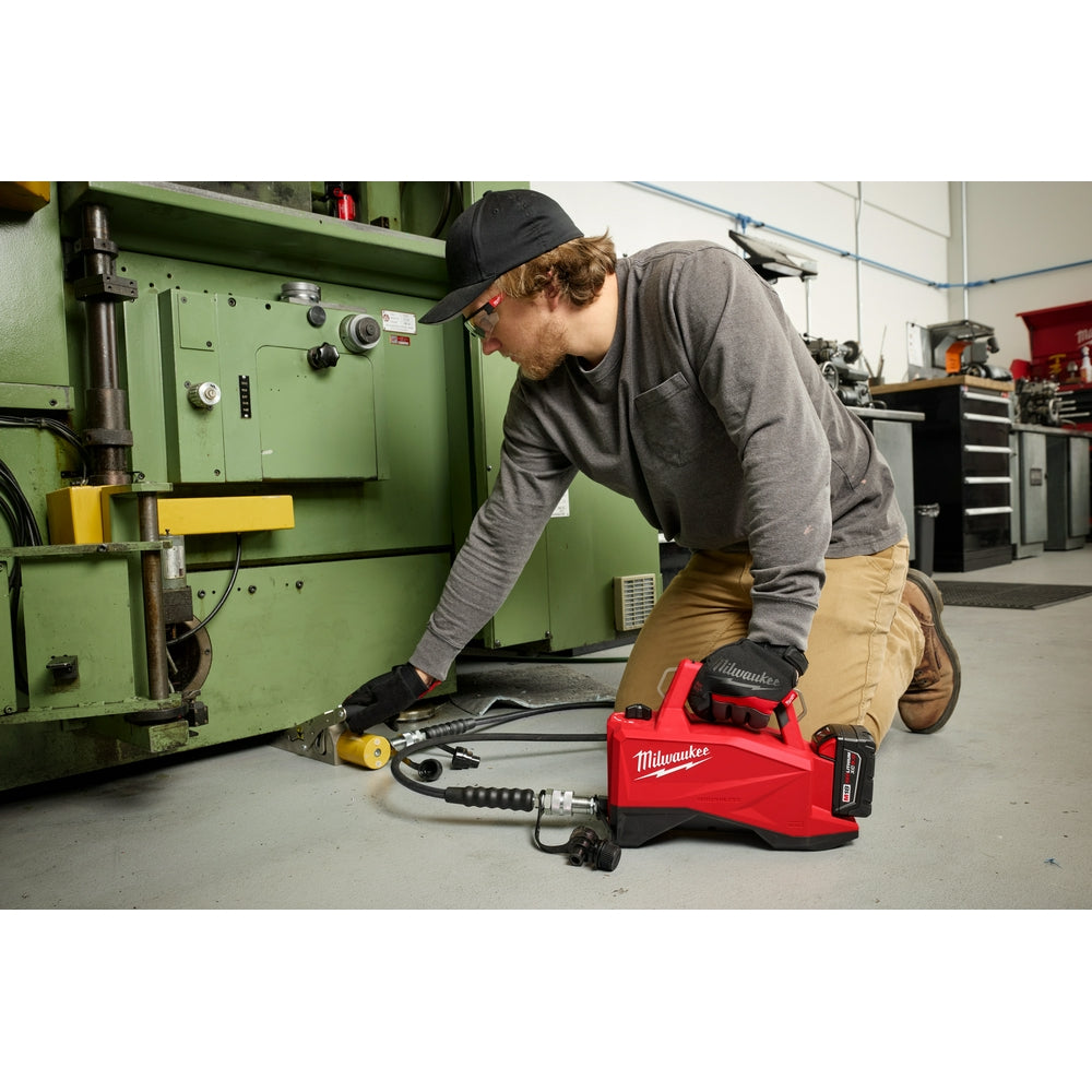 M18™ Brushless Single Acting 60in3 10,000psi Hydraulic Pump