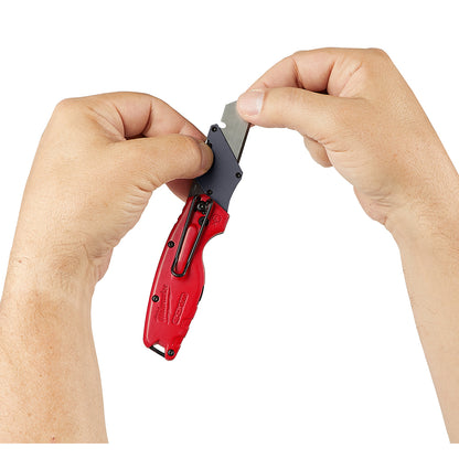 FASTBACK™ Compact Folding Utility Knife