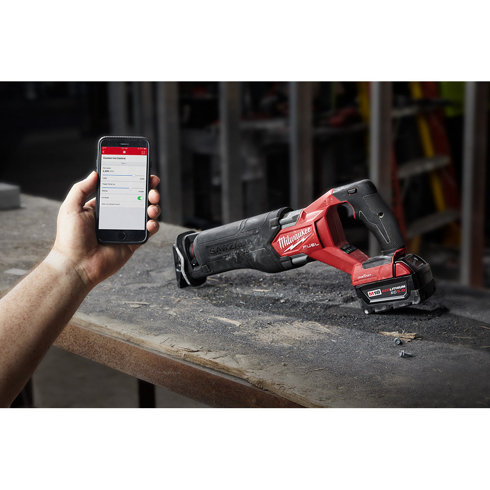 M18 FUEL™ SAWZALL® Recip Saw w/ ONE-KEY™ - 2 Battery XC5.0 Kit