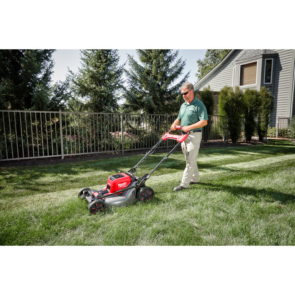 M18 FUEL™ 21" Self-Propelled Dual Battery Mower Kit