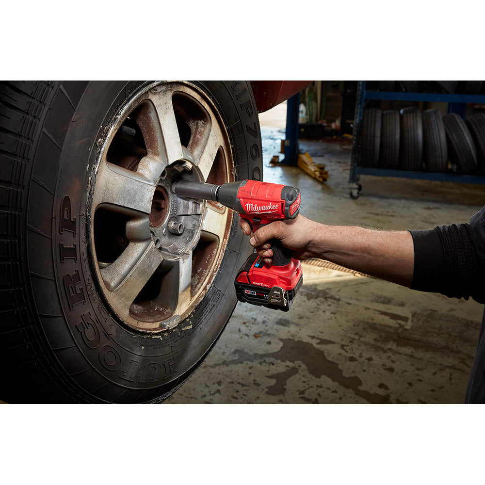 M18 FUEL™ 1/2 in. Compact Impact Wrench w/ Pin Detent with ONE-KEY™