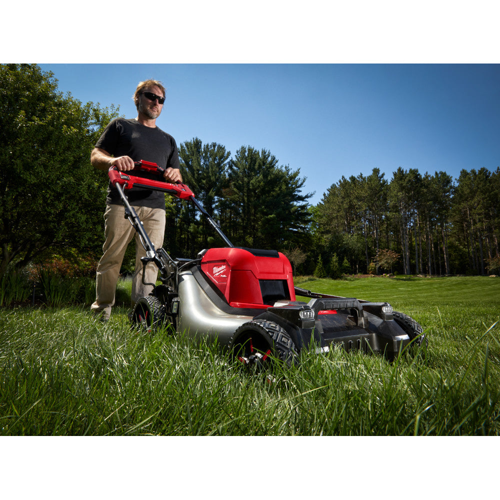 M18 FUEL™ 21" Self-Propelled Dual Battery Mower Kit