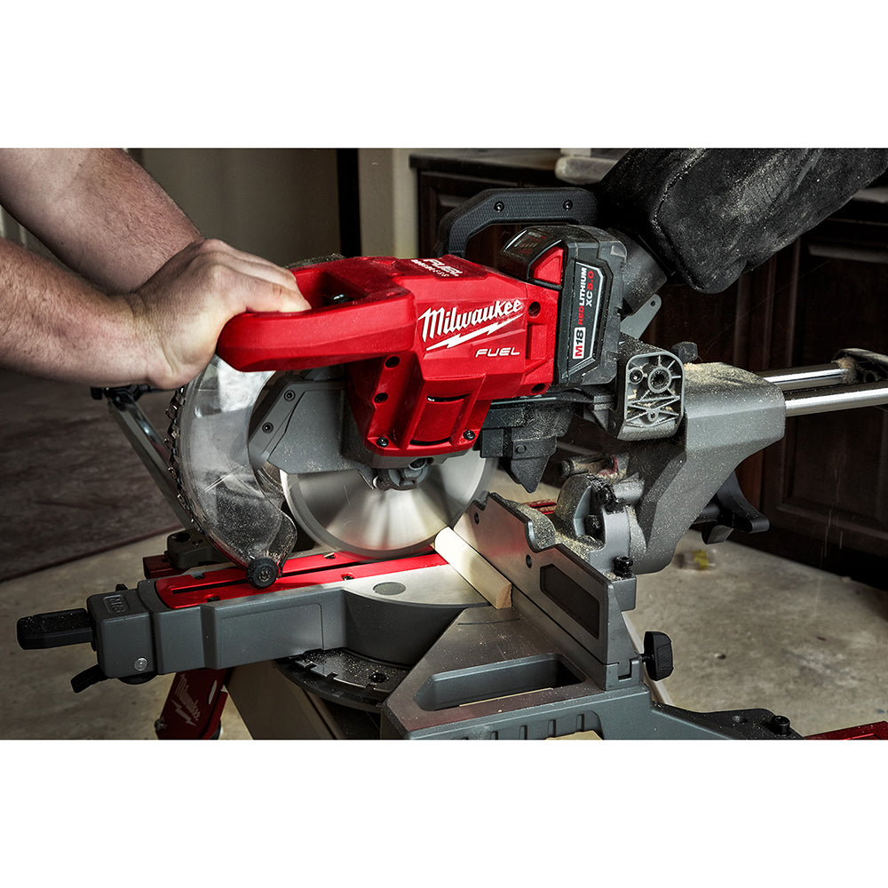 M18 FUEL™ 7-1/4 in. Dual Bevel Sliding Compound Miter Saw Kit