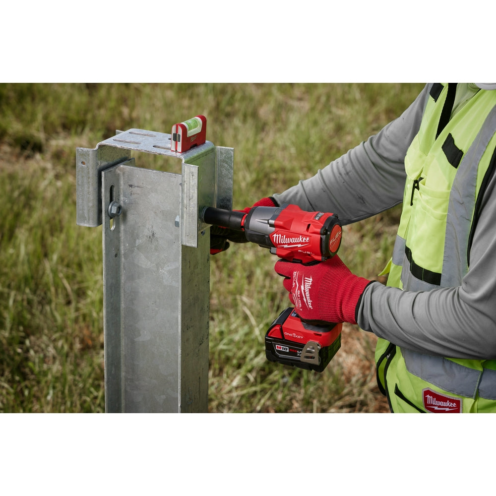 M18 FUEL™ 1/2" Controlled Mid-Torque Impact Wrench