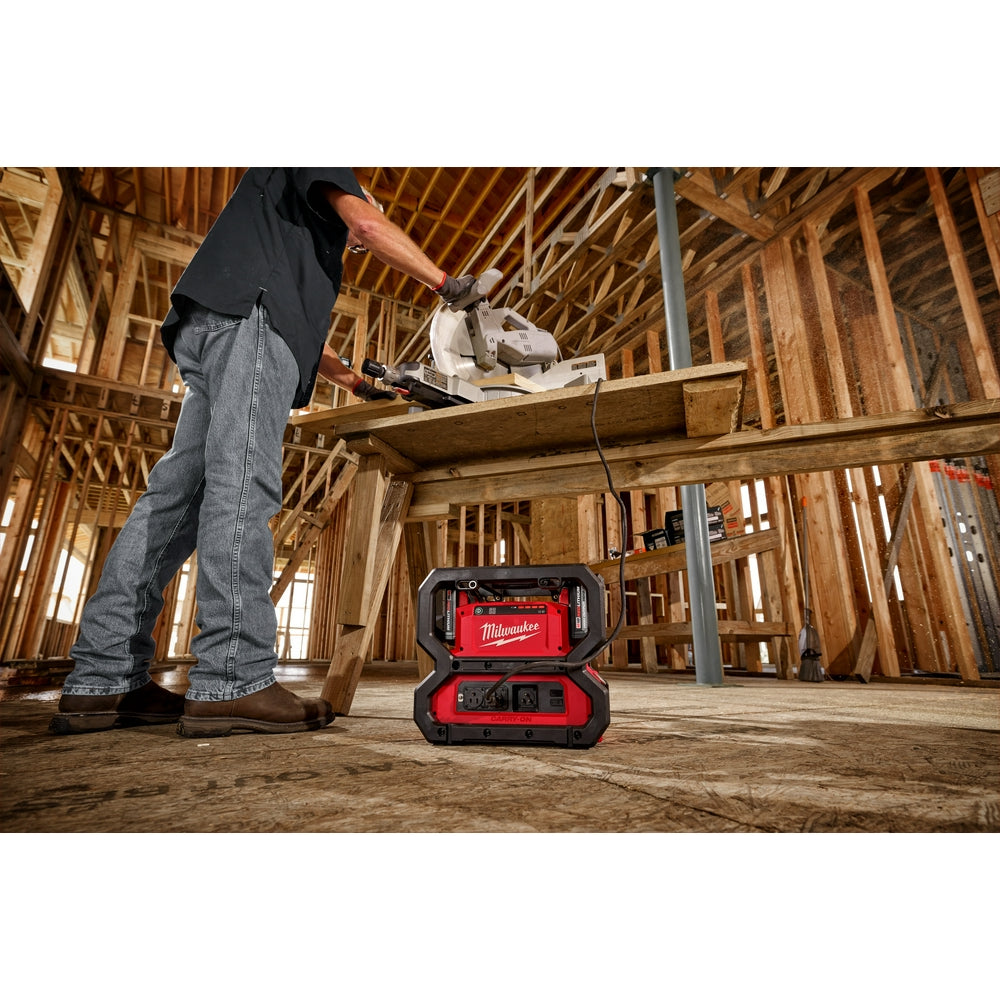 M18™ CARRY-ON™ 3600W/1800W Power Supply