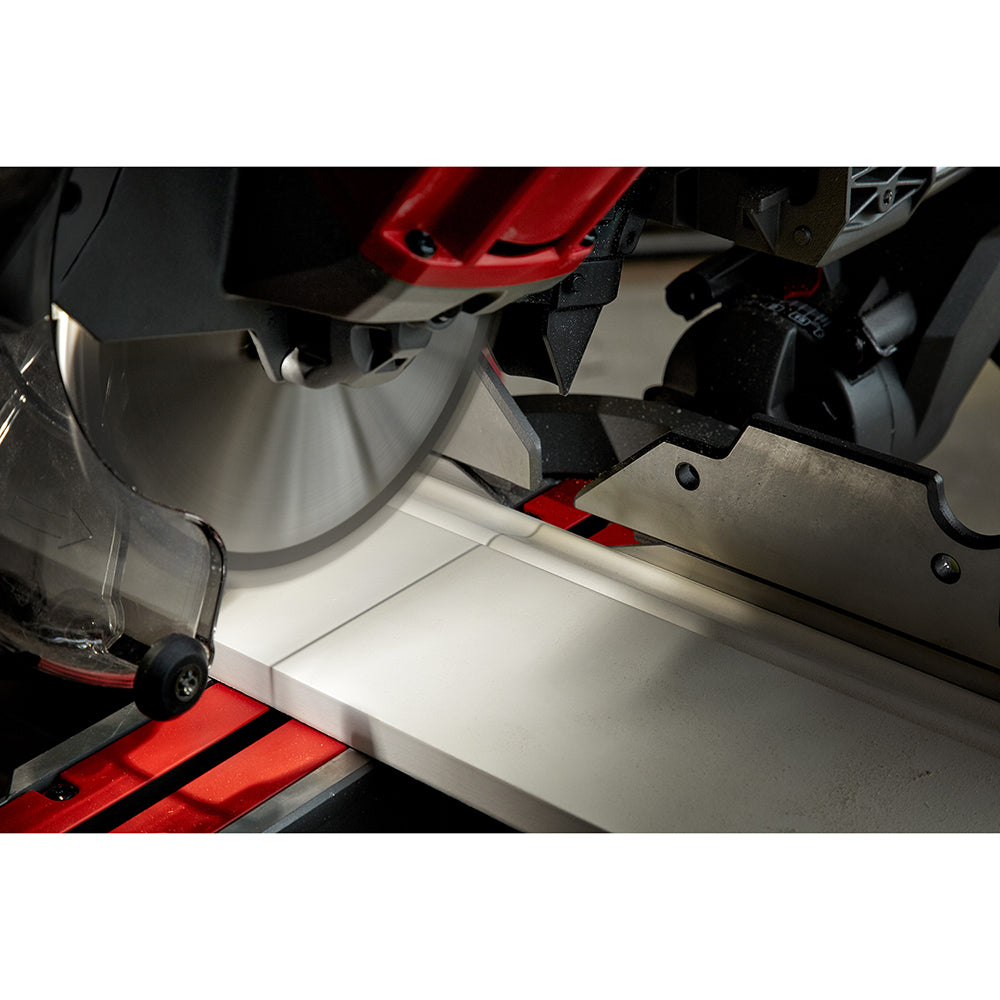M18 FUEL™ 7-1/4 in. Dual Bevel Sliding Compound Miter Saw Kit