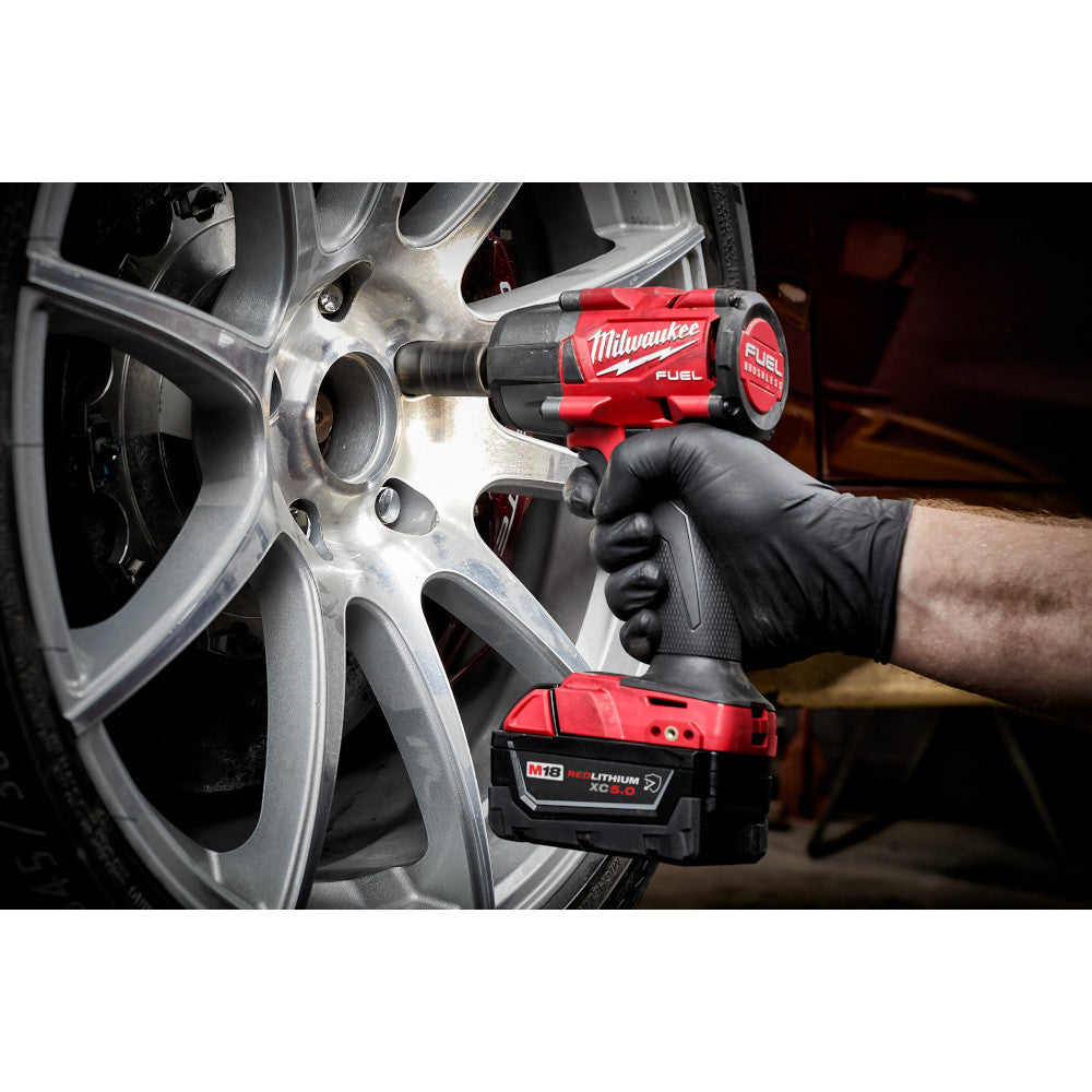 M18 FUEL™ 1/2 Mid-Torque Impact Wrench w/ Friction Ring