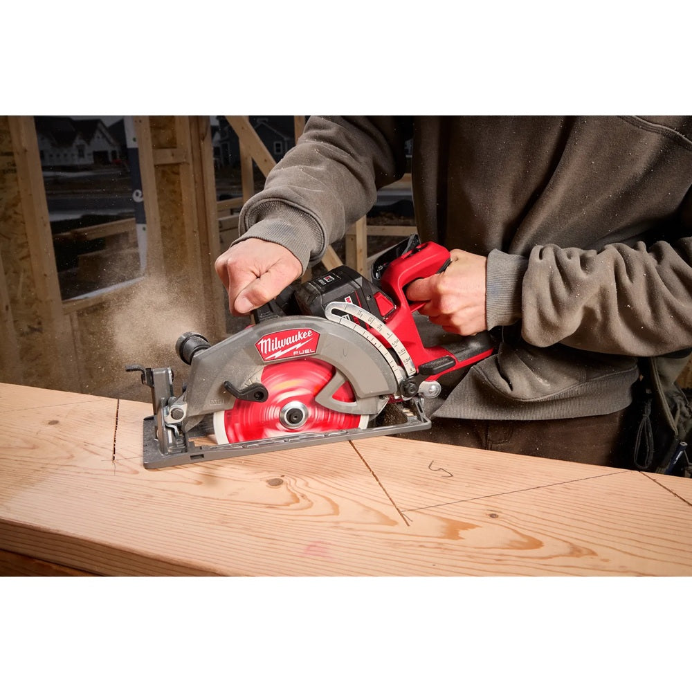 M18 FUEL™ 7-1/4" Rear Handle Circular Saw