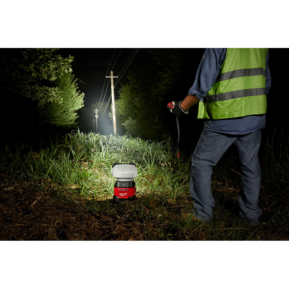 M18™ Utility Remote Control Search Light Kit w/ Portable Base