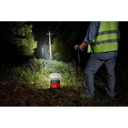 M18™ Utility Remote Control Search Light Kit w/ Portable Base