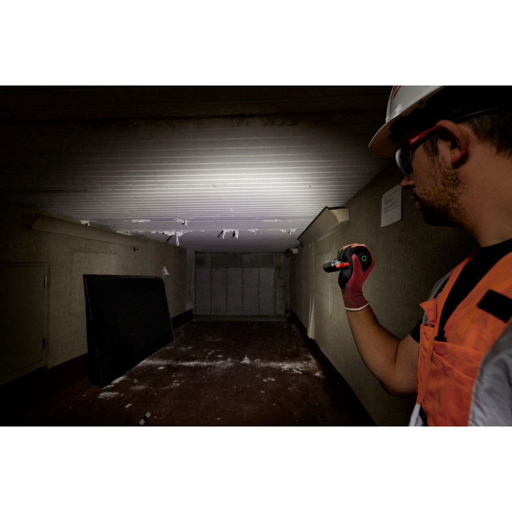 REDLITHIUM™ USB 2,000L Slide Focus Flashlight